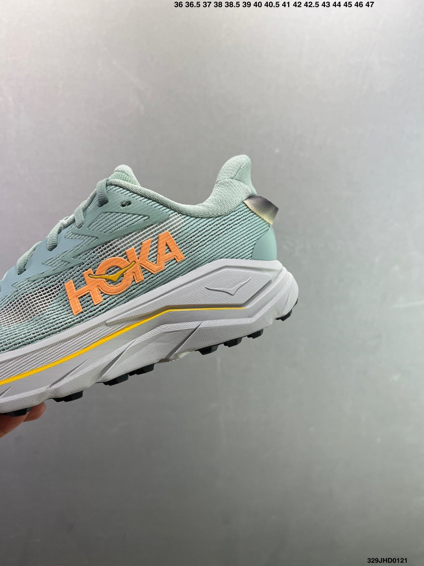 HOKA CHALLENGER 8