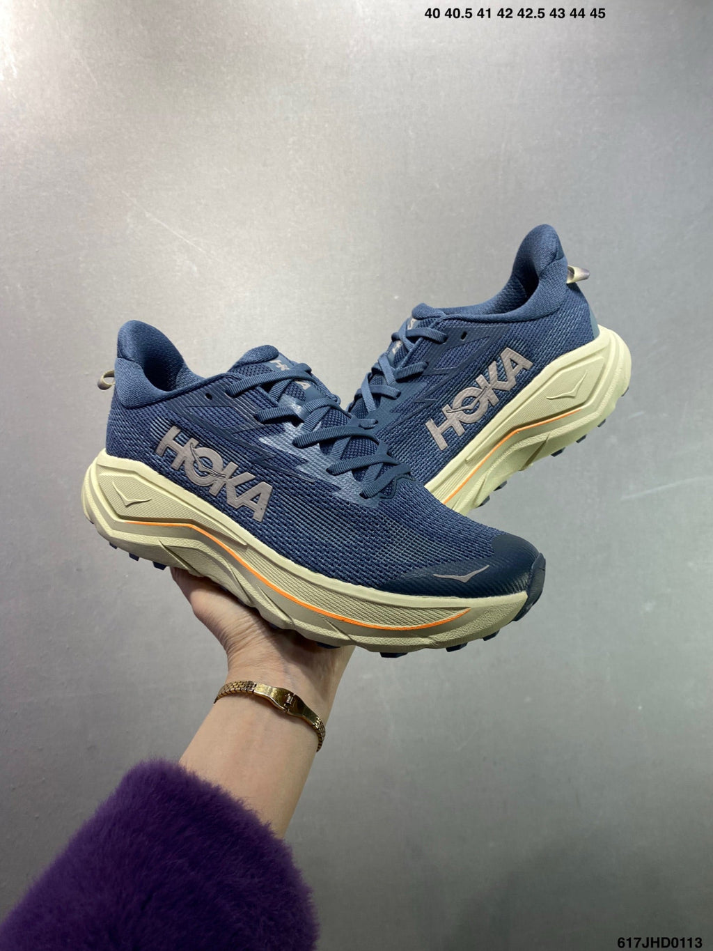 HOKA CHALLENGER 8