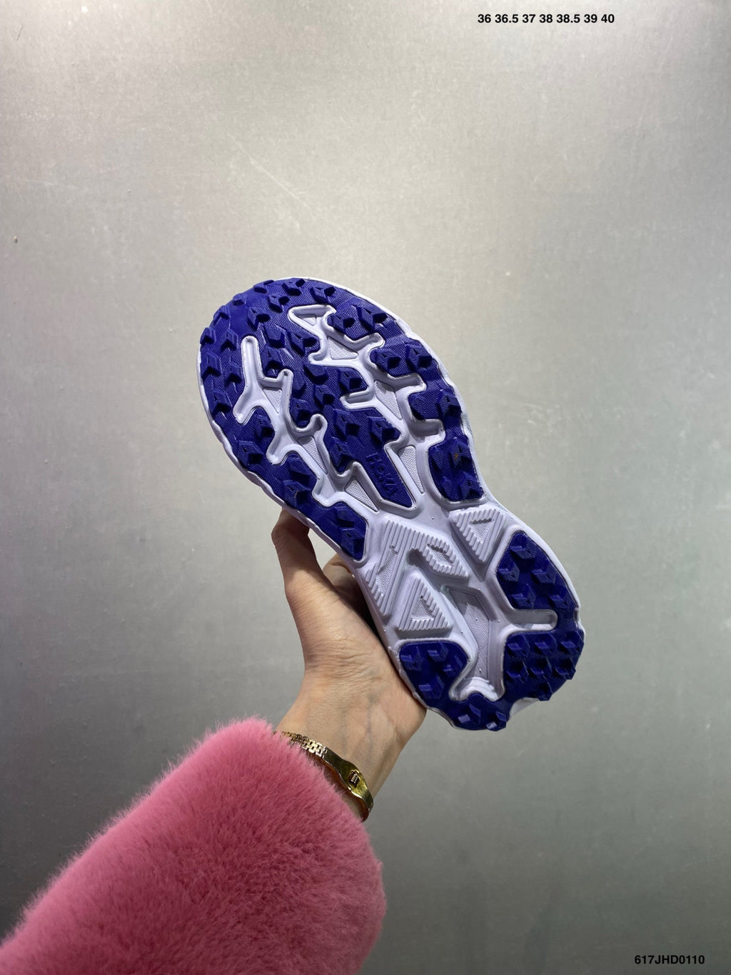HOKA CHALLENGER 8