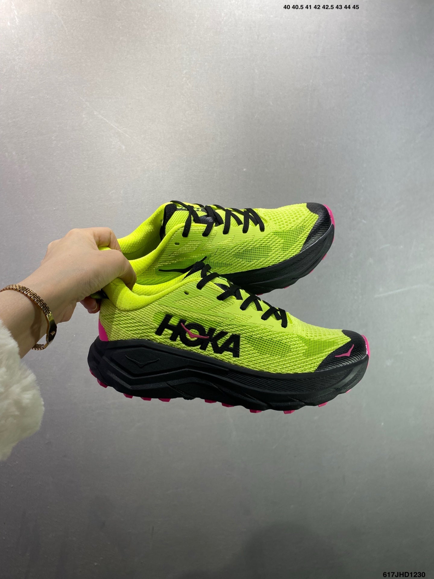 HOKA CHALLENGER 8