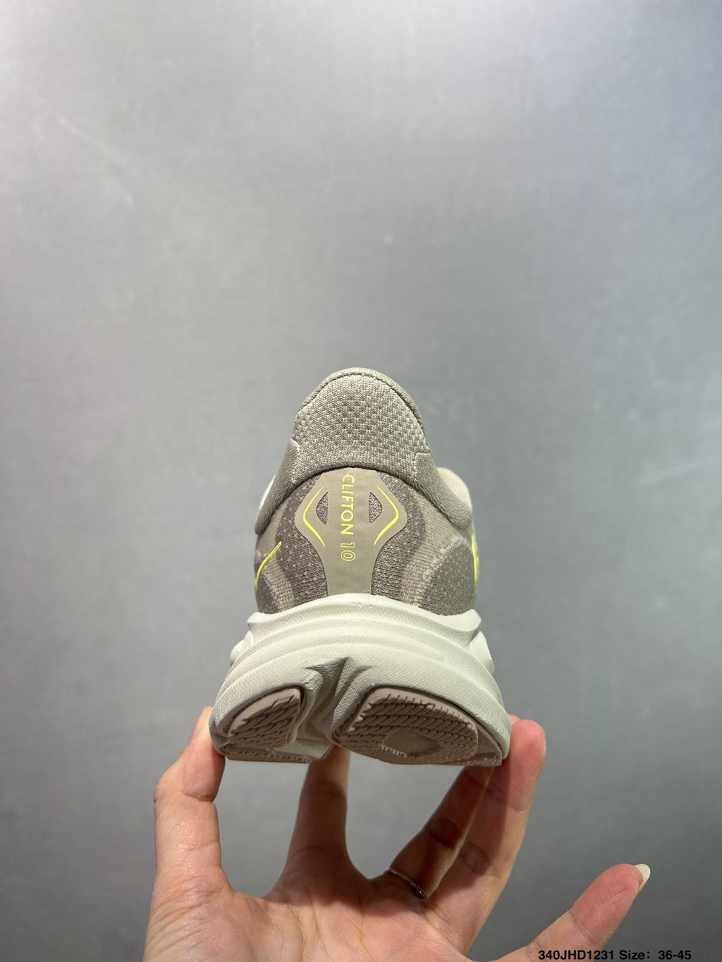 HOKA CHALLENGER 8