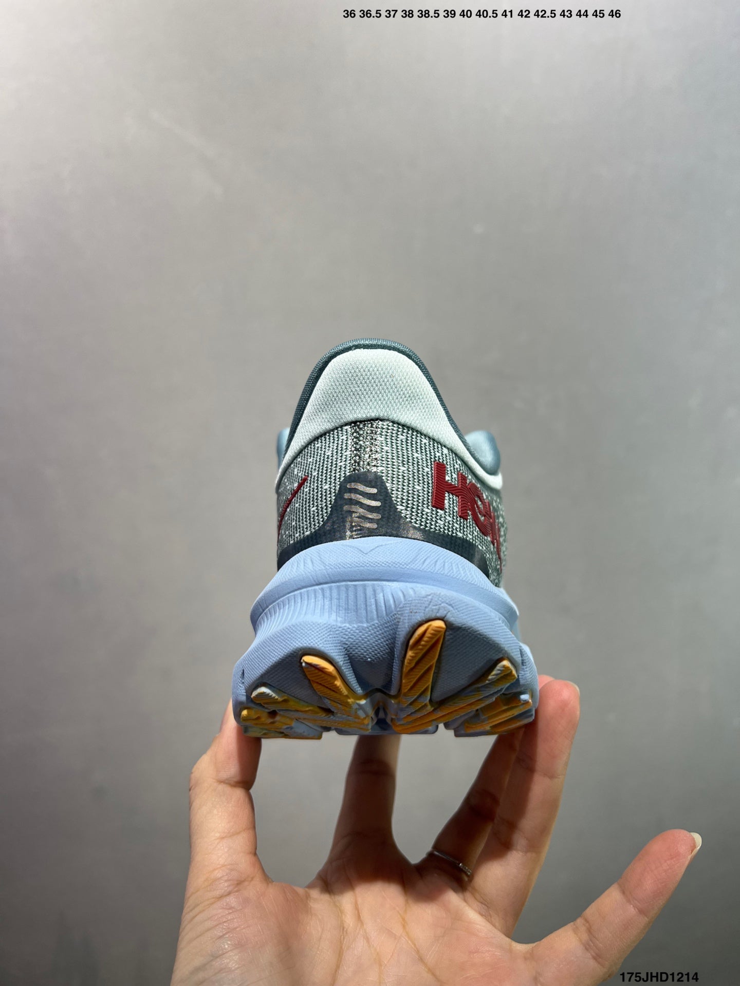 HOKA M KAWANA