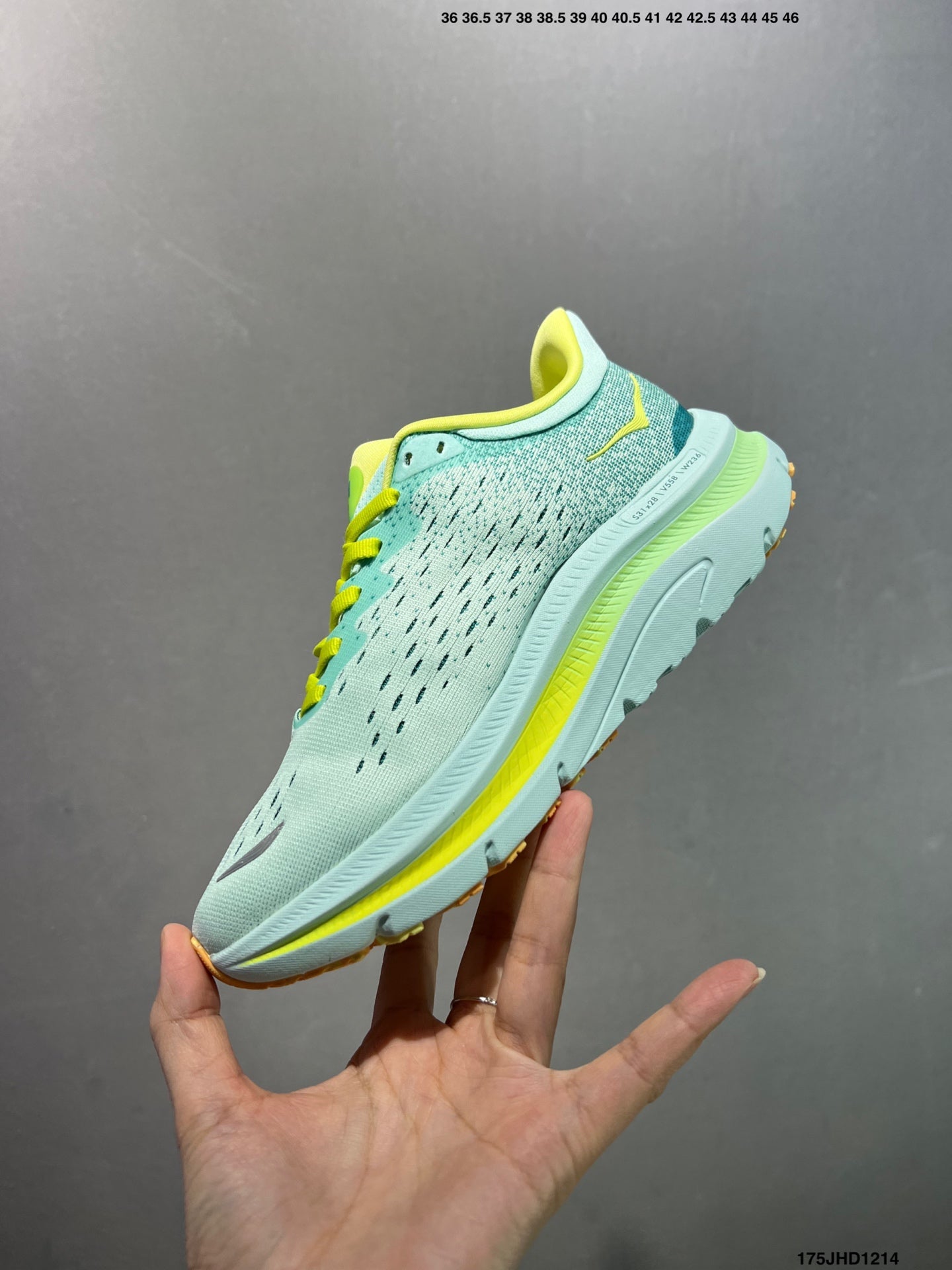 HOKA M KAWANA