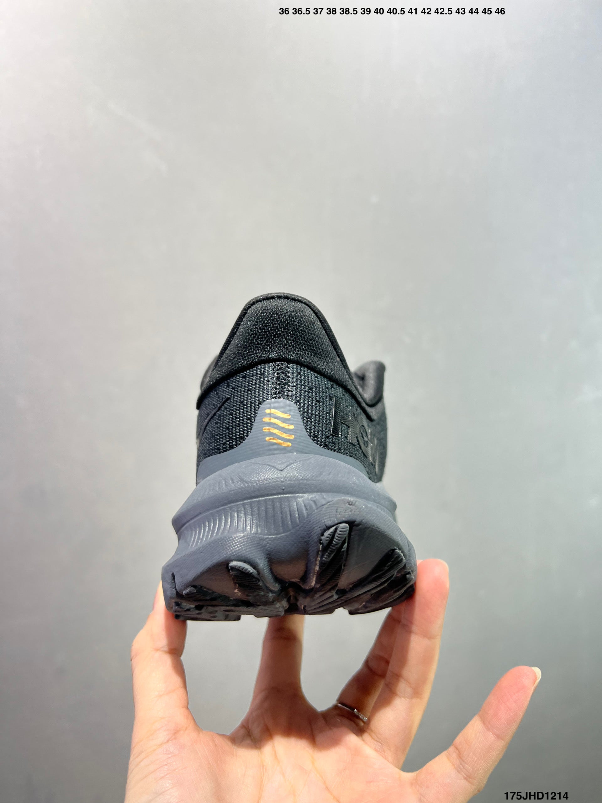 HOKA M KAWANA