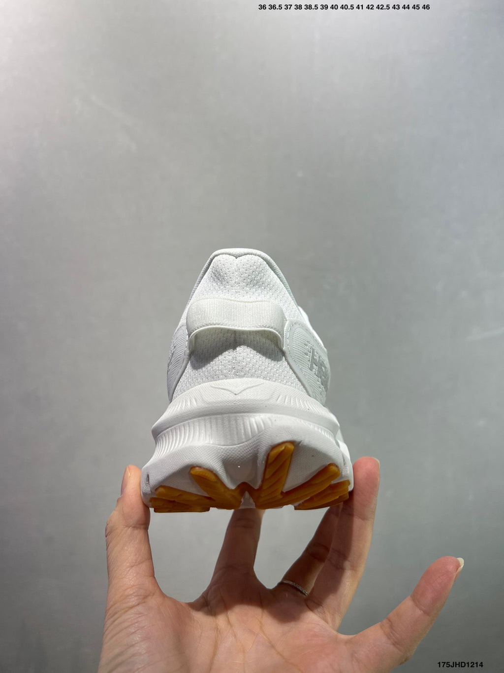 HOKA ONE ONE Kawana 2