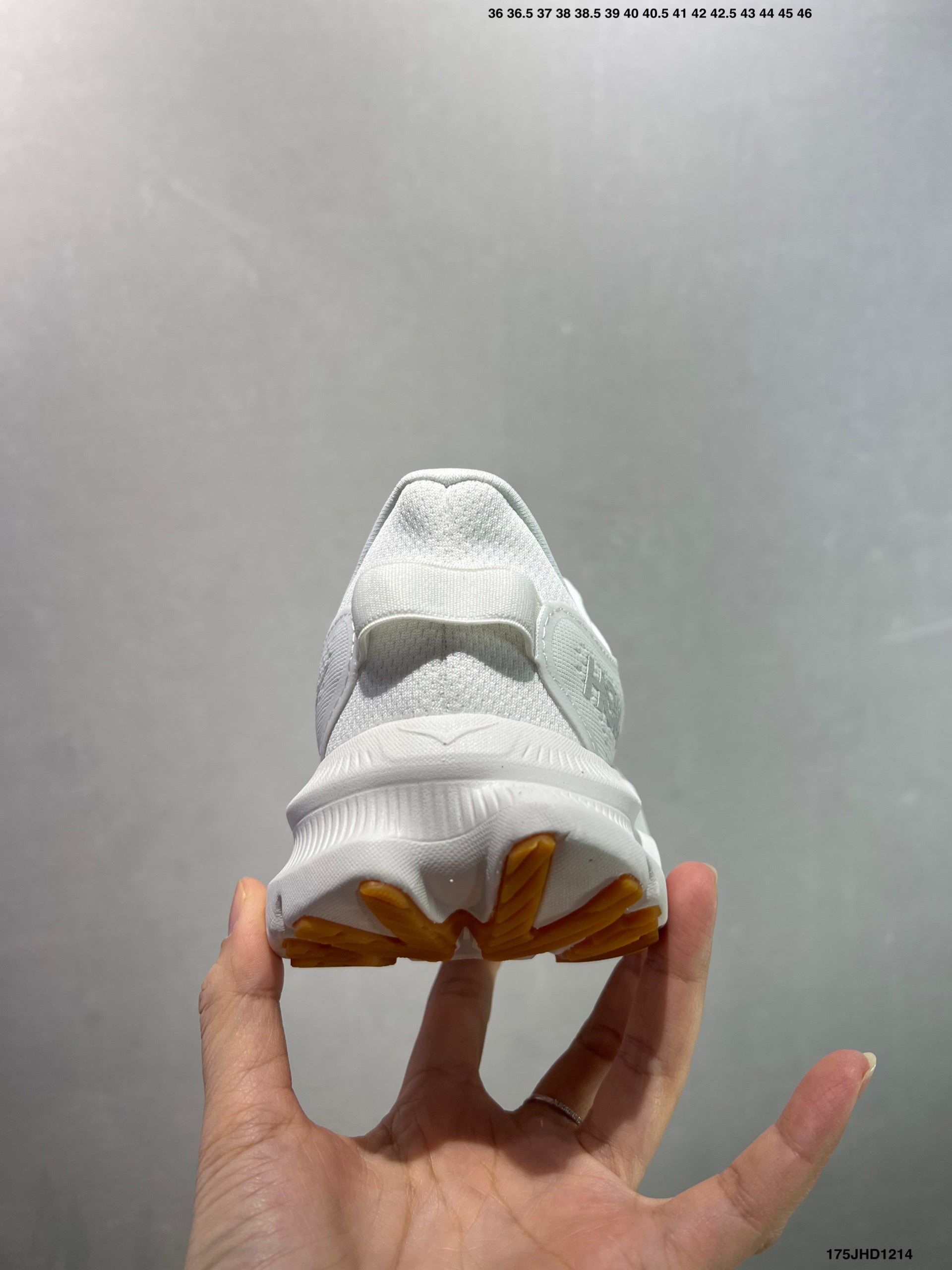 HOKA ONE ONE Kawana 2