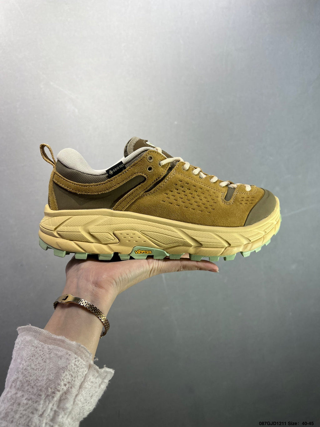 HOKA ONE ONE TOR ULTRA LO
