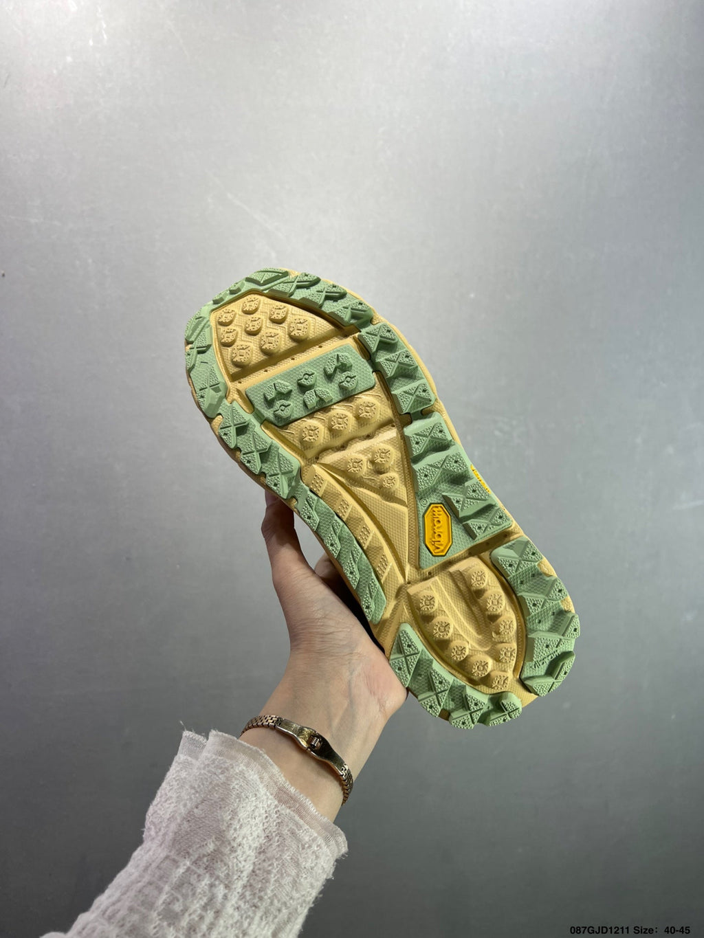 HOKA ONE ONE TOR ULTRA LO