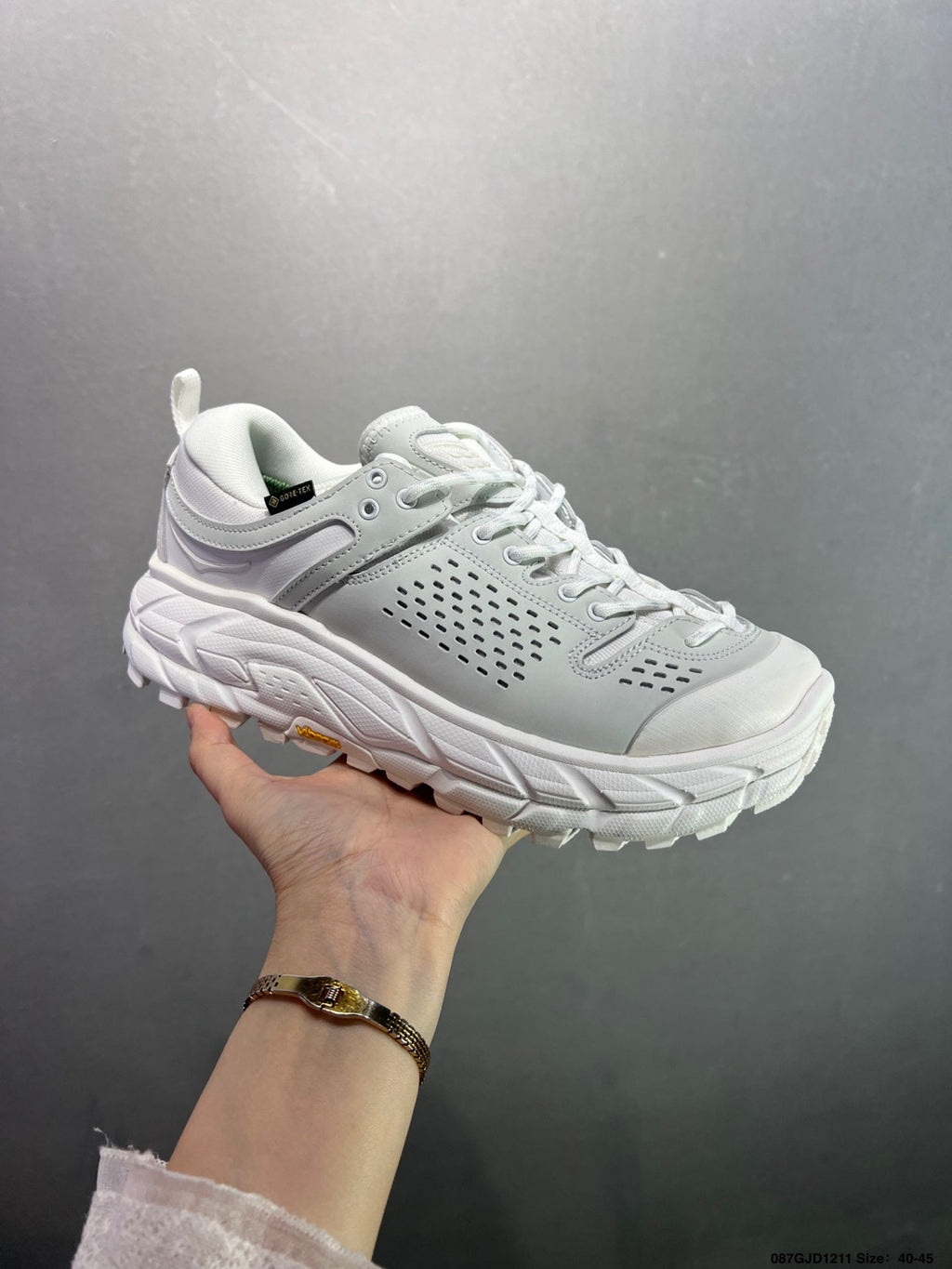 HOKA ONE ONE TOR ULTRA LO