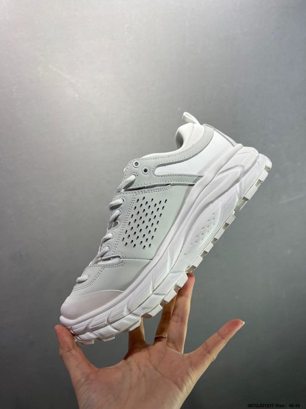 HOKA ONE ONE TOR ULTRA LO
