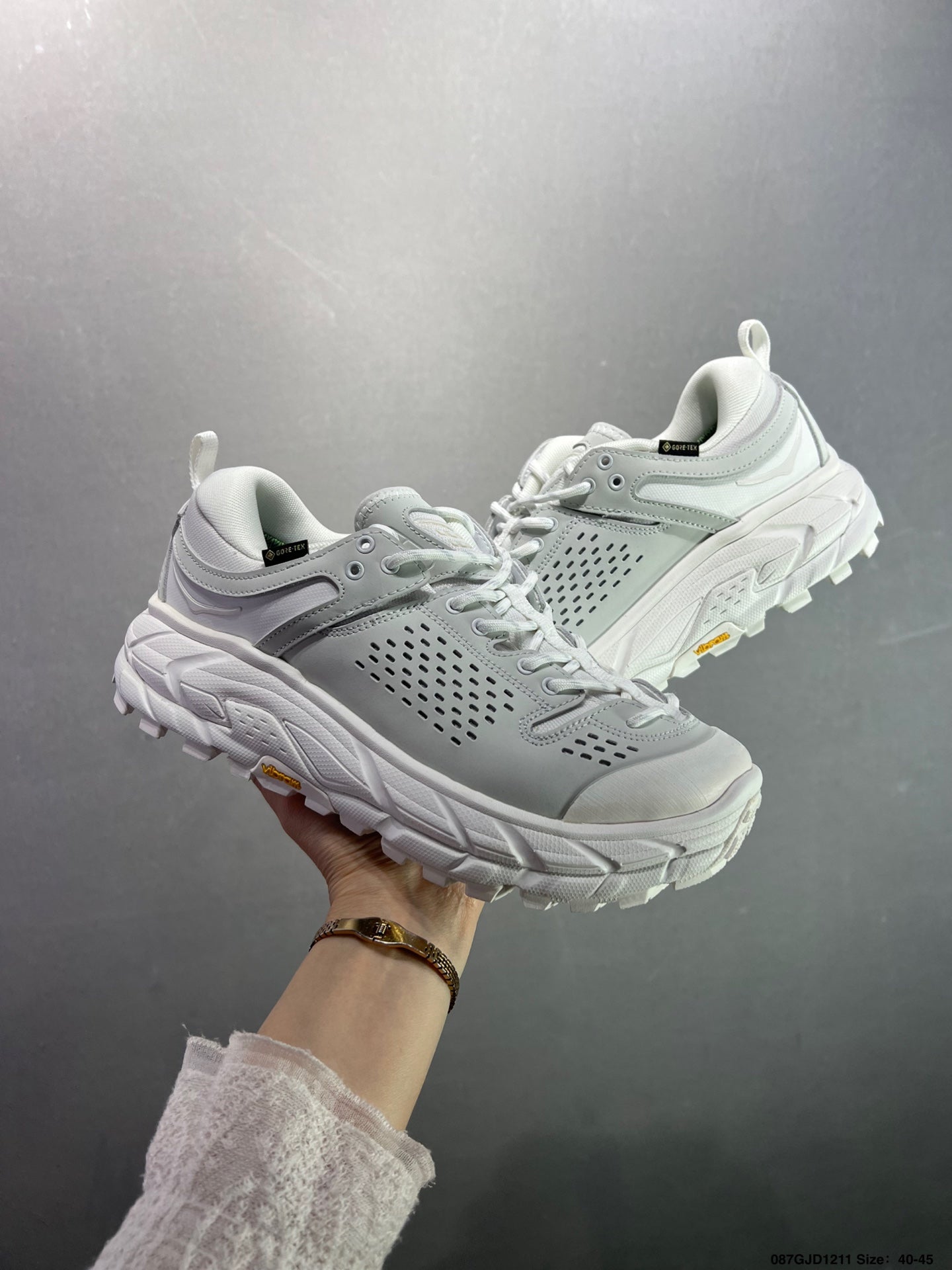 HOKA ONE ONE TOR ULTRA LO
