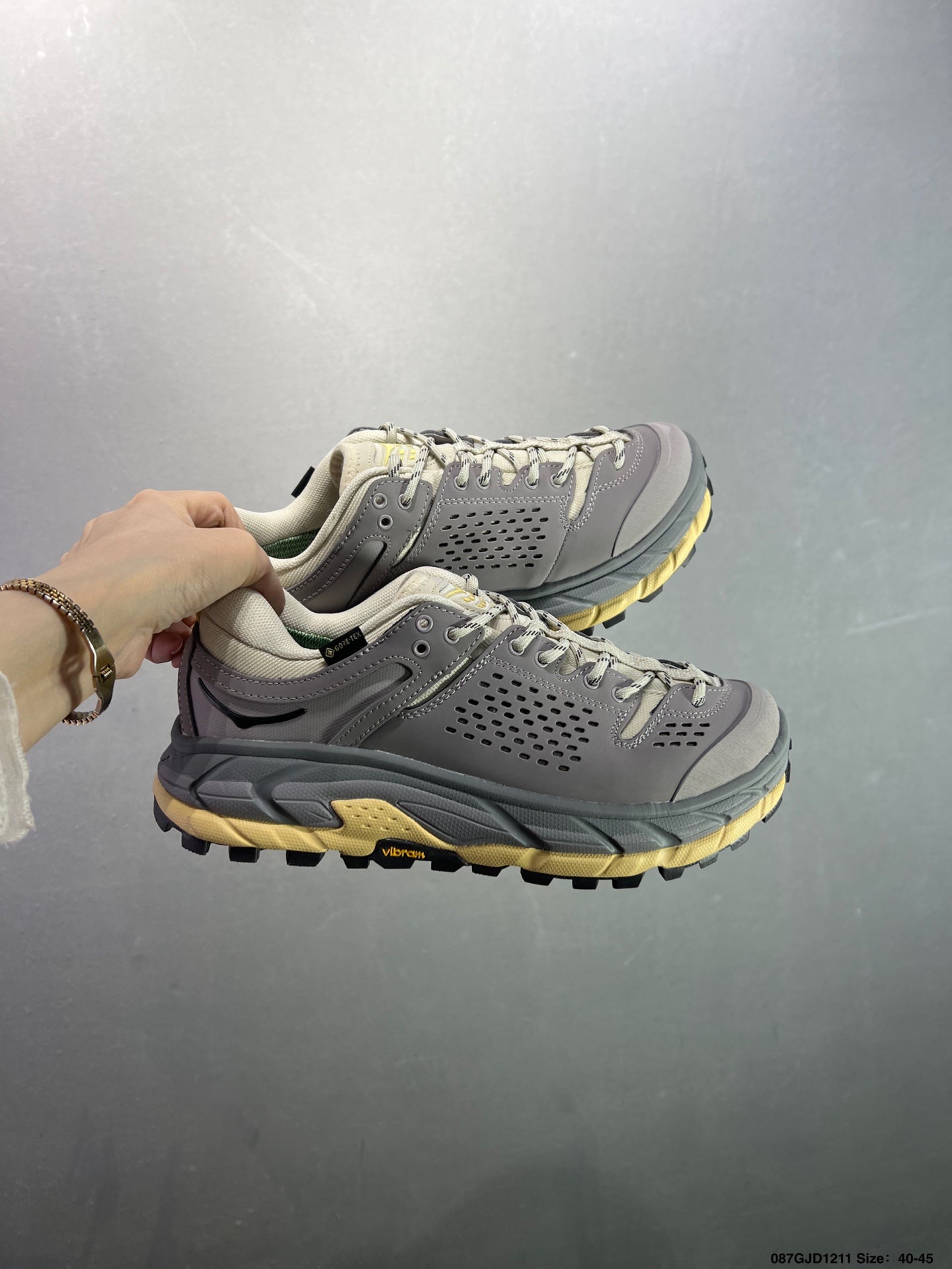 HOKA ONE ONE TOR ULTRA LO