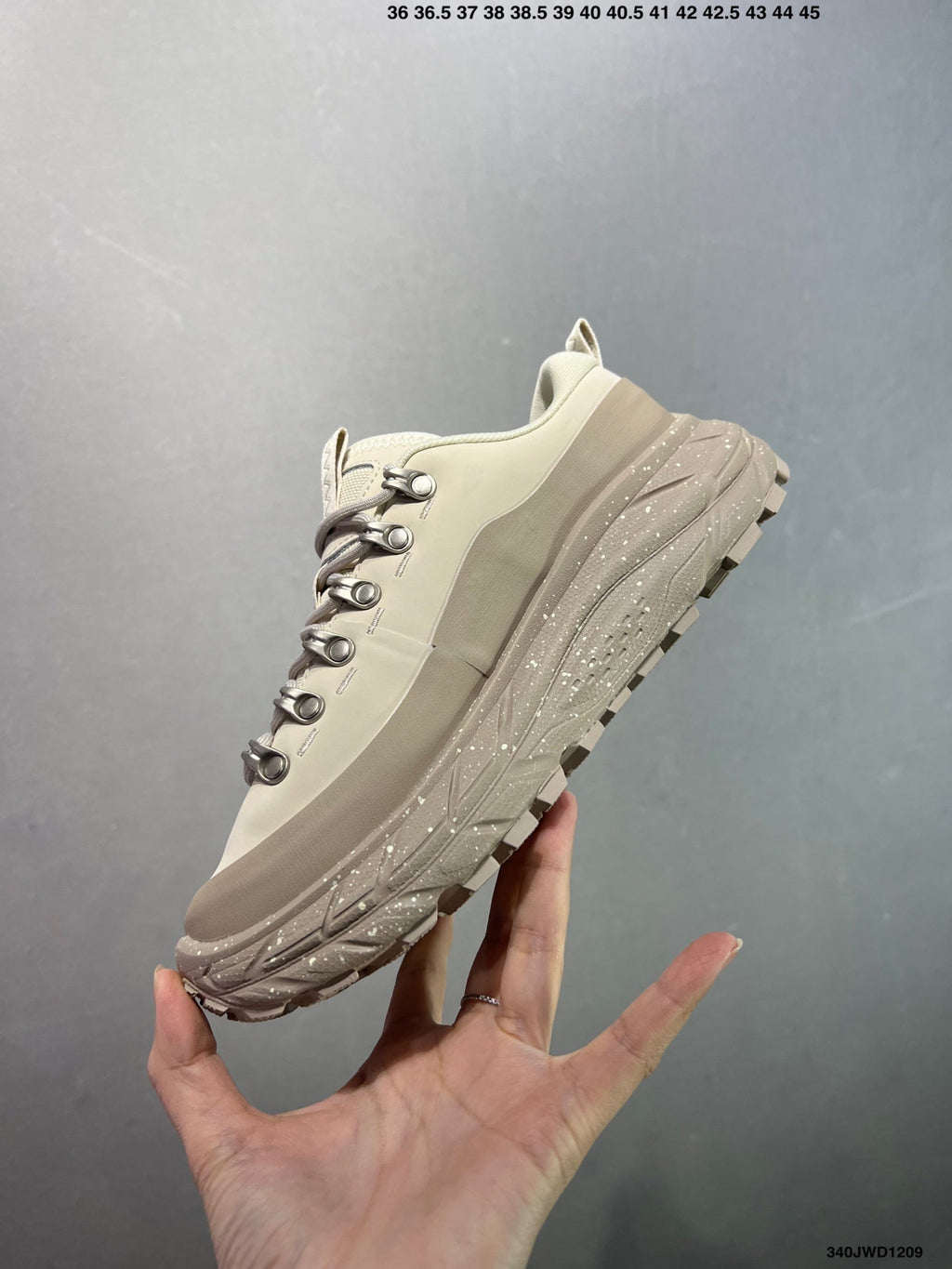 HOKA ONE ONE Tor Summit
