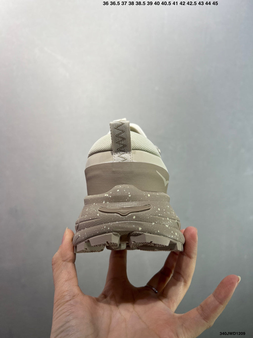HOKA ONE ONE Tor Summit