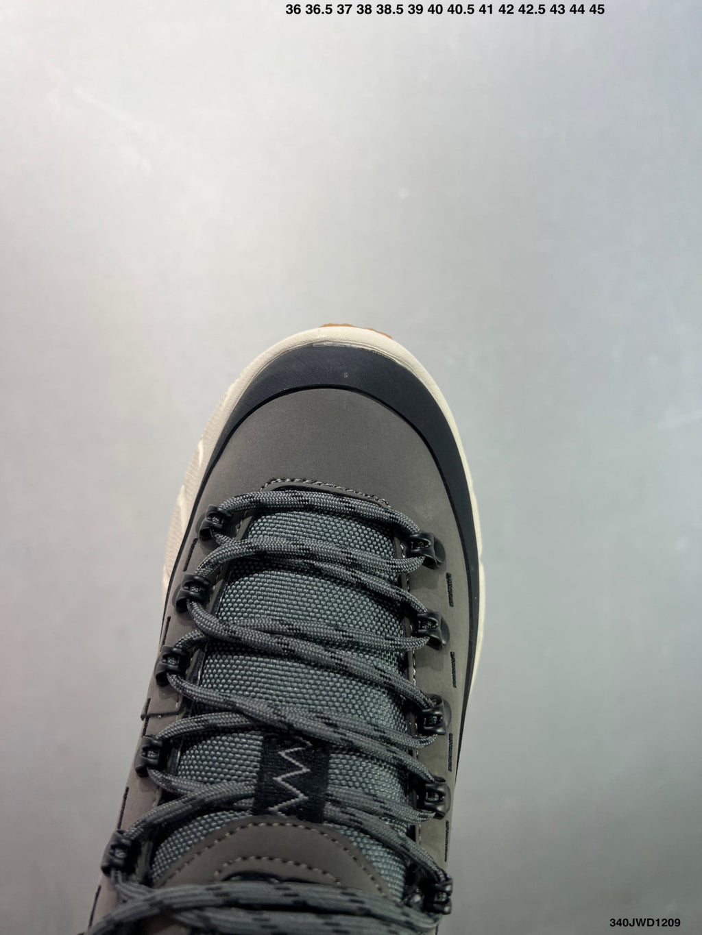 HOKA ONE ONE Tor Summit