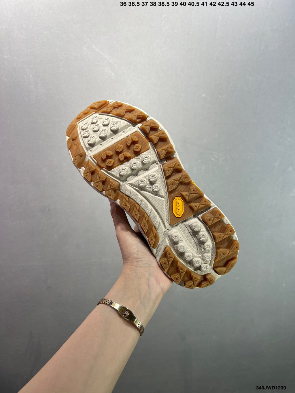 HOKA ONE ONE Tor Summit