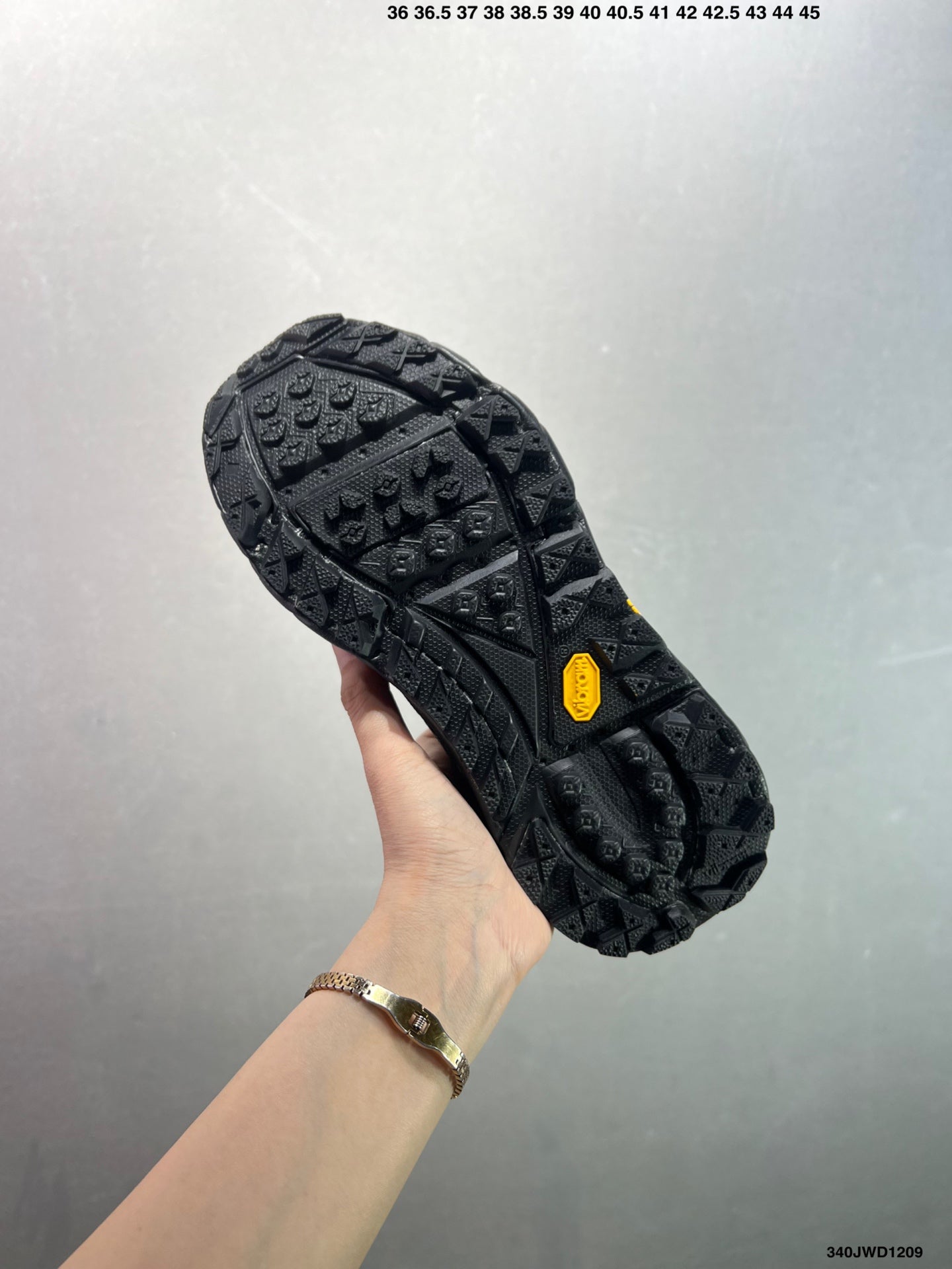 HOKA ONE ONE Tor Summit